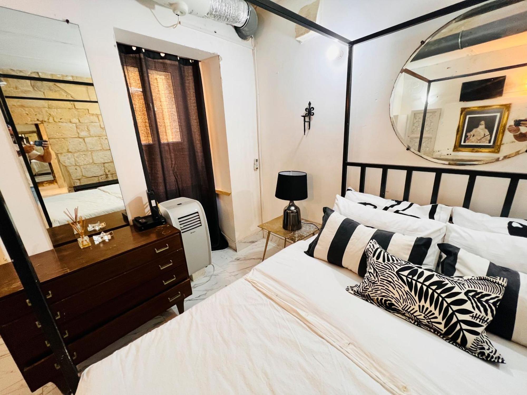 Appartamento Charming Townhouse Prime Area La Valletta Esterno foto